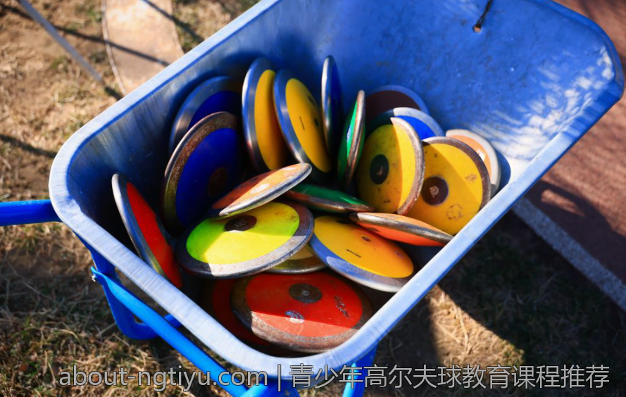 青少年高尔夫球教育课程推荐